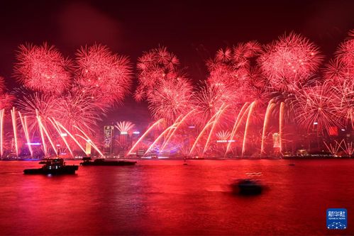 非遗烟花大师698发价格表：绚丽璀璨的烟花秀，让您尽享美妙时刻！